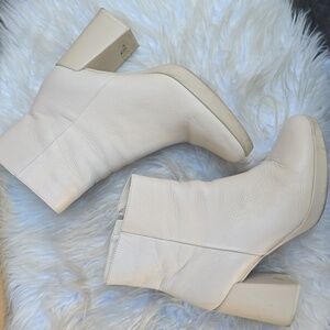 Naturalizer Genn-reach 11 Cream Healed Ankle Boots